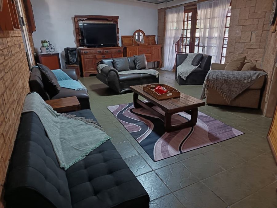 6 Bedroom Property for Sale in Cashan North West